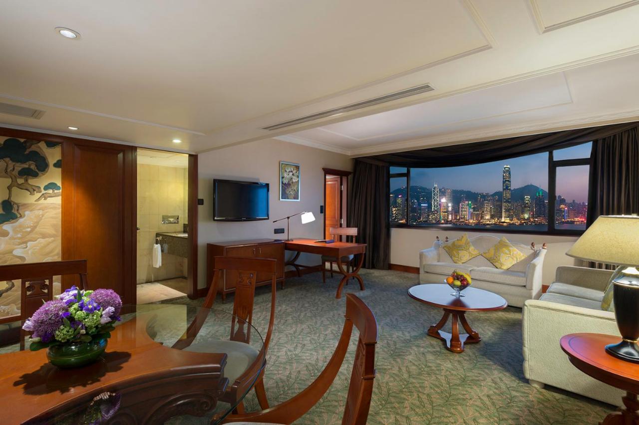 Marco Polo Hongkong Hotel Kültér fotó A suite at the hotel