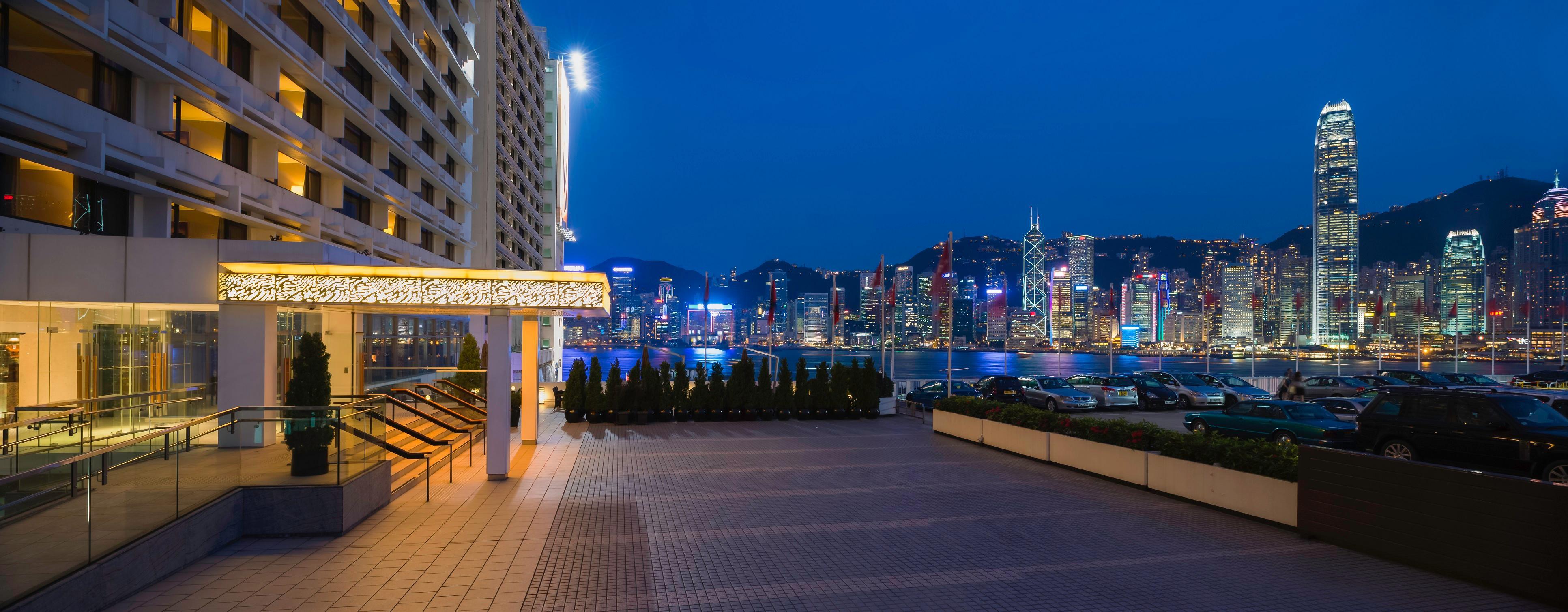 Marco Polo Hongkong Hotel Kültér fotó View of Victoria Harbour from the hotel