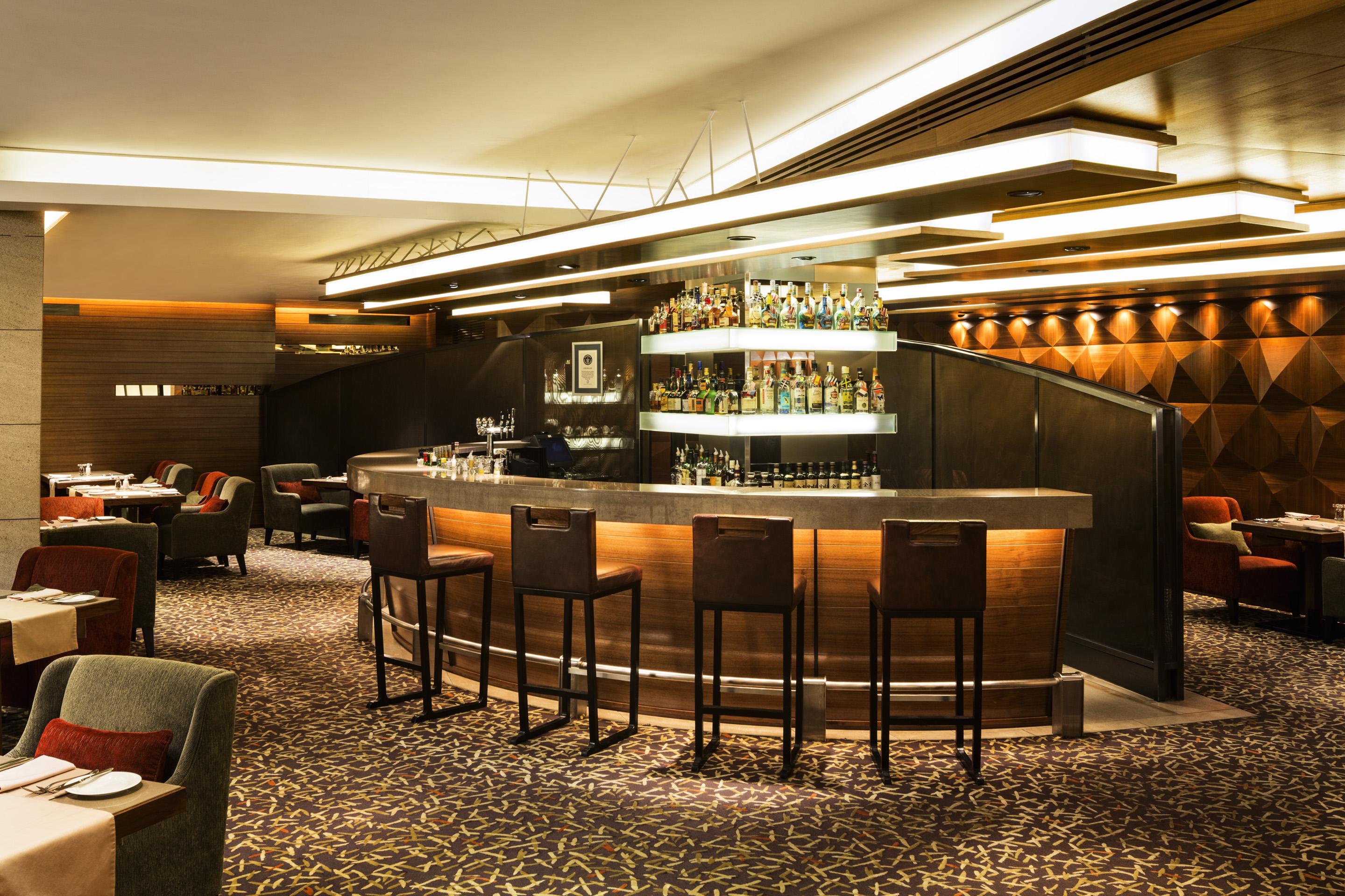Marco Polo Hongkong Hotel Kültér fotó The bar at the lounge