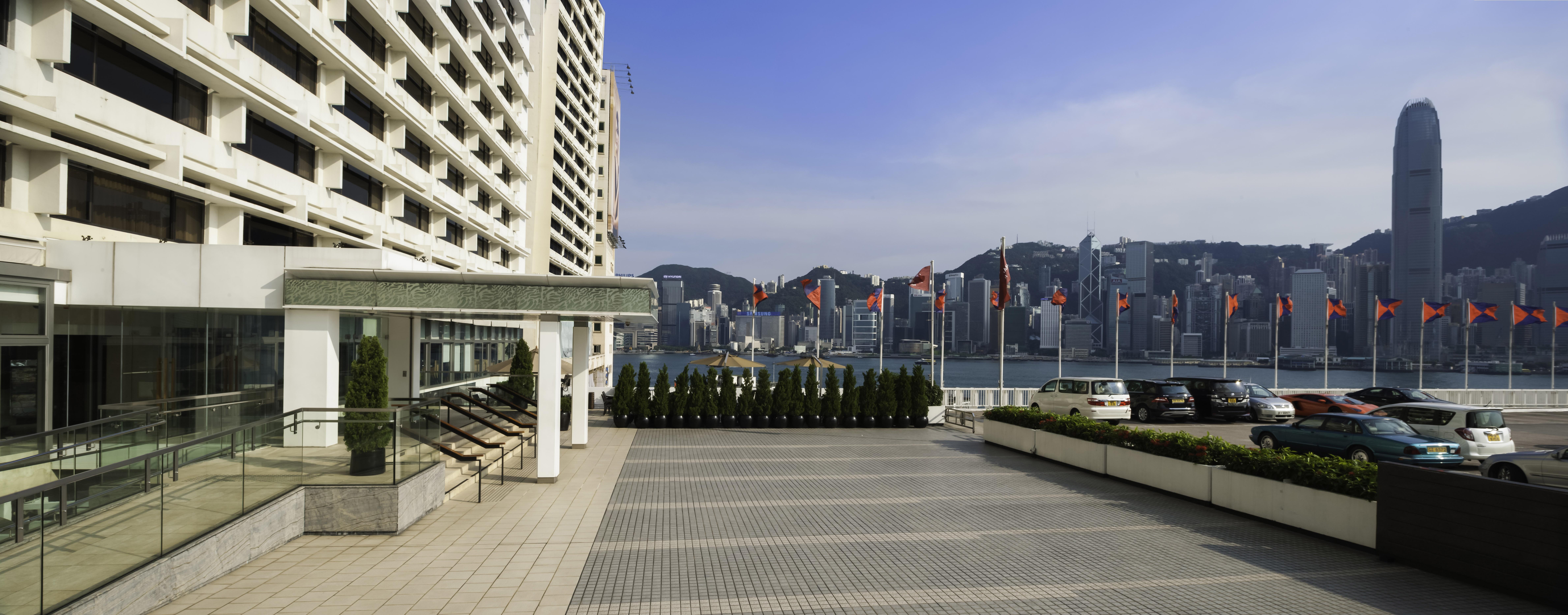 Marco Polo Hongkong Hotel Kültér fotó View of Victoria Harbour from the hotel