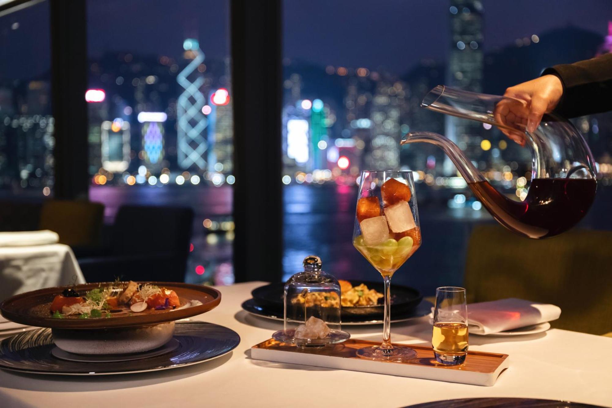 Marco Polo Hongkong Hotel Kültér fotó The view from the restaurant