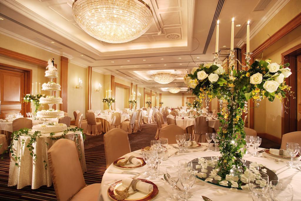 Marco Polo Hongkong Hotel Étterem fotó Wedding reception at the InterContinental London