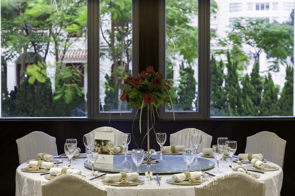 Marco Polo Hongkong Hotel Kültér fotó A table set for a banquet
